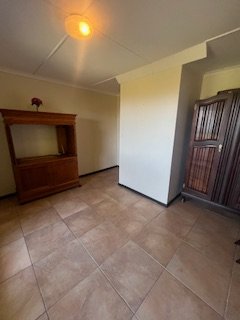  Bedroom Property for Sale in Outeniqua Strand Western Cape